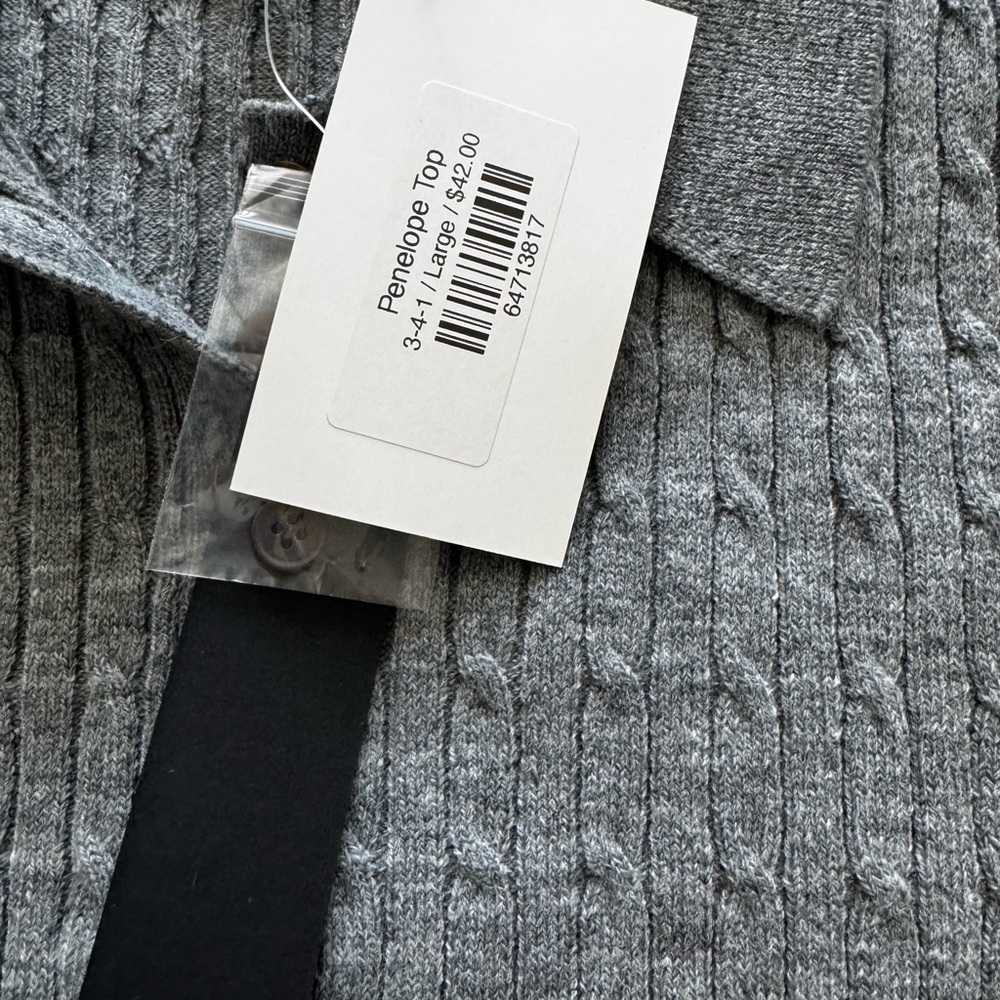 NWT Studio by the Workshop fitted boutique sweater BNWT - size Large! - Picture 4 of 6